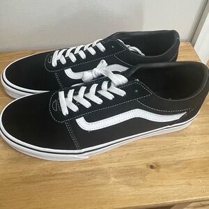 Vans Men's Black and White Sneakers 11.5M